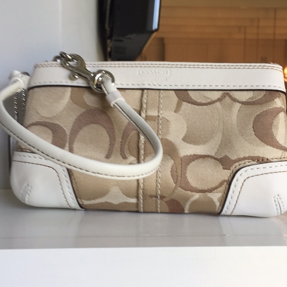 Coach Handbags - NWOT Coach Signature Sateen Leather Wristlet